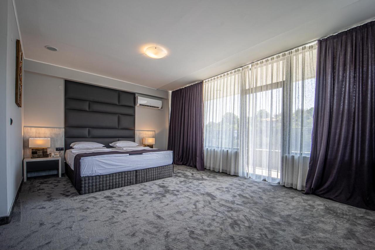 Hotel Caesar 2 Kurdzhali Ngoại thất bức ảnh