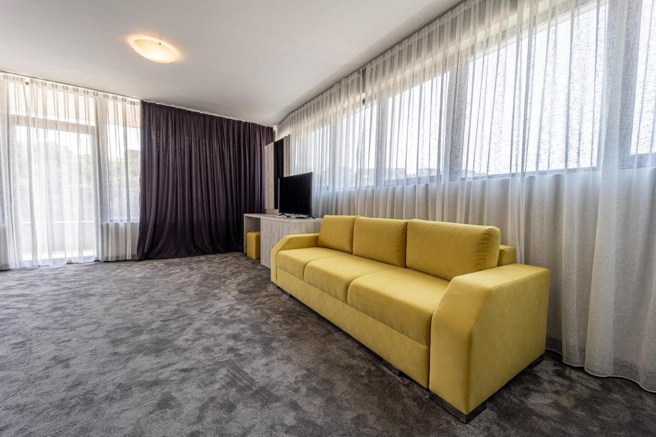 Hotel Caesar 2 Kurdzhali Ngoại thất bức ảnh
