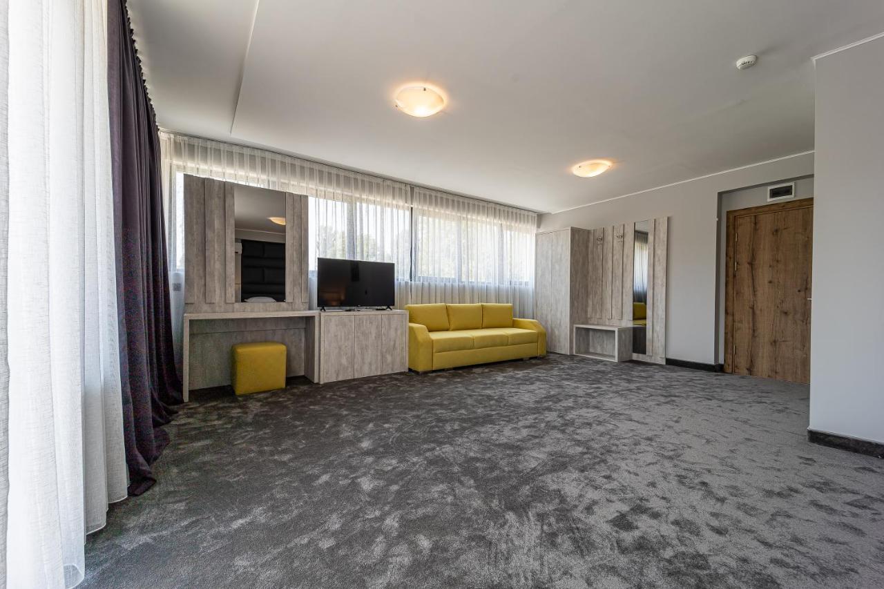 Hotel Caesar 2 Kurdzhali Ngoại thất bức ảnh